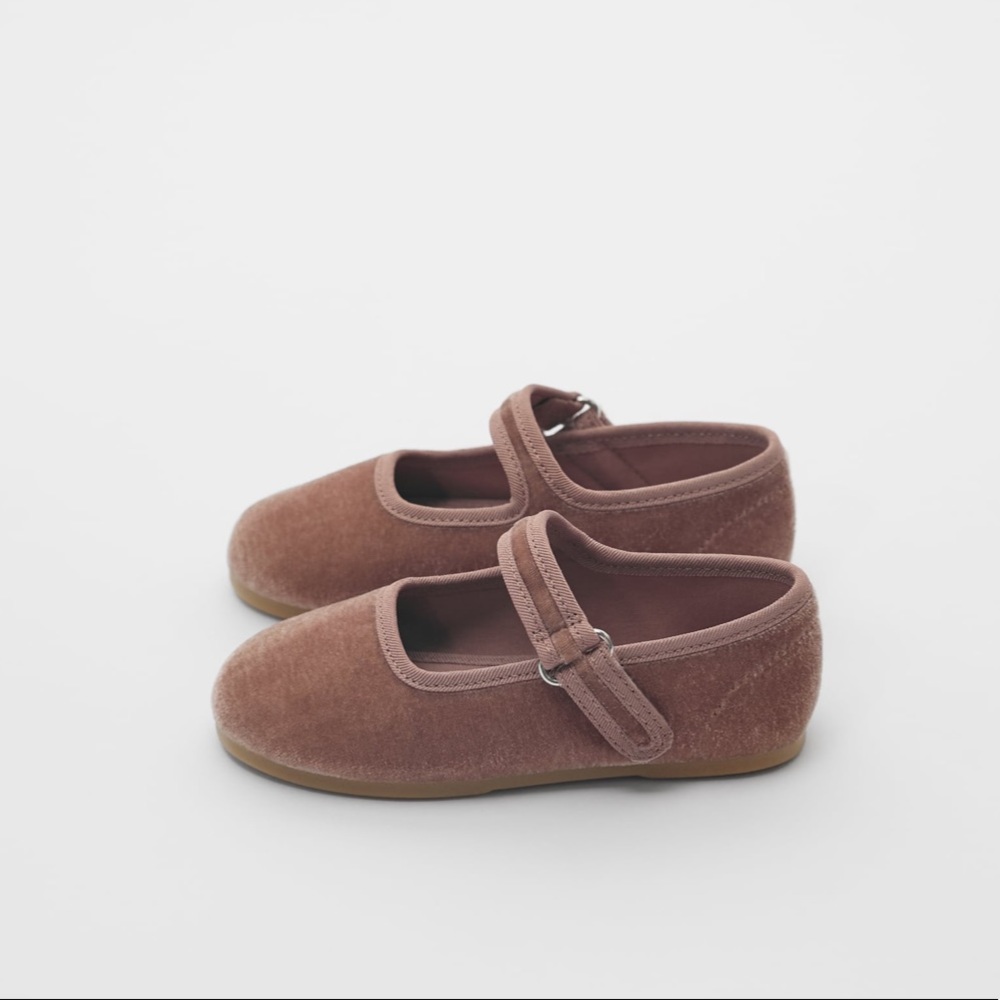 Zara Girls Velvet Mary Janes - Picture 2 of 6